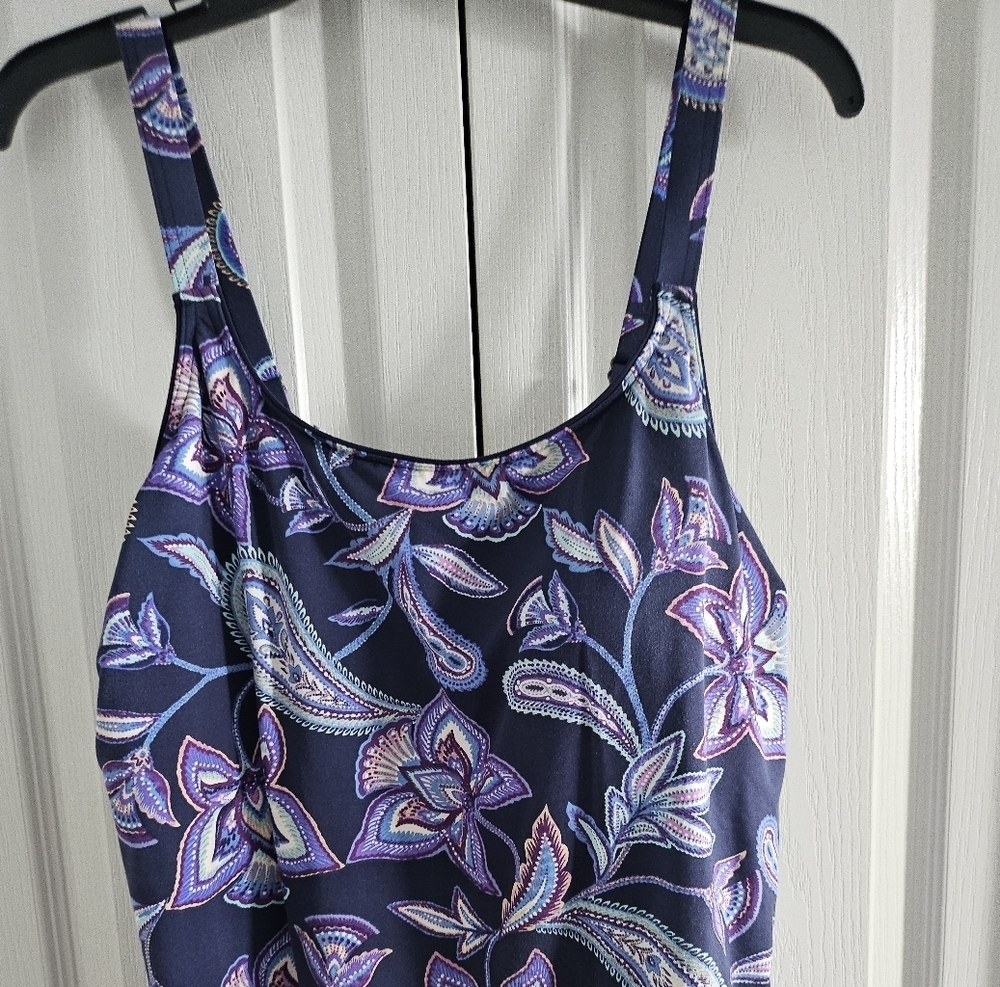 Lands' End Women's Floral Swim Bathing Suit Top Size 18W. - Picture 3 of 10